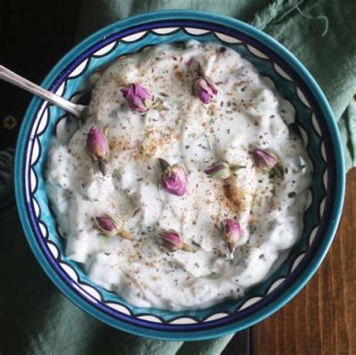 Mast-o-Khiar, Uma Combinação Refrescante de Iogurte Cremoso e Pepino Crocante para Aquecer os Dias Quentes em Najafabad!