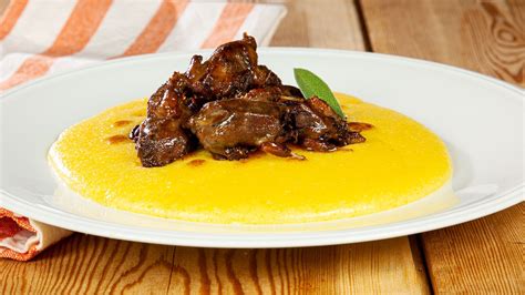  Polenta e Osei: Uma Sinfonia Cremosa de Sabores Rústicos e Intensos que Te Transportará para a Toscana!