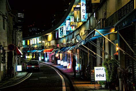 桜木町 テイクアウト：街角の味と文化の交差点